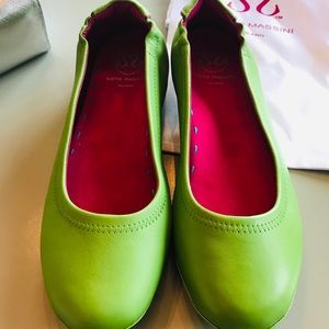 Apple Green NWT Soto Massini Sz. 9